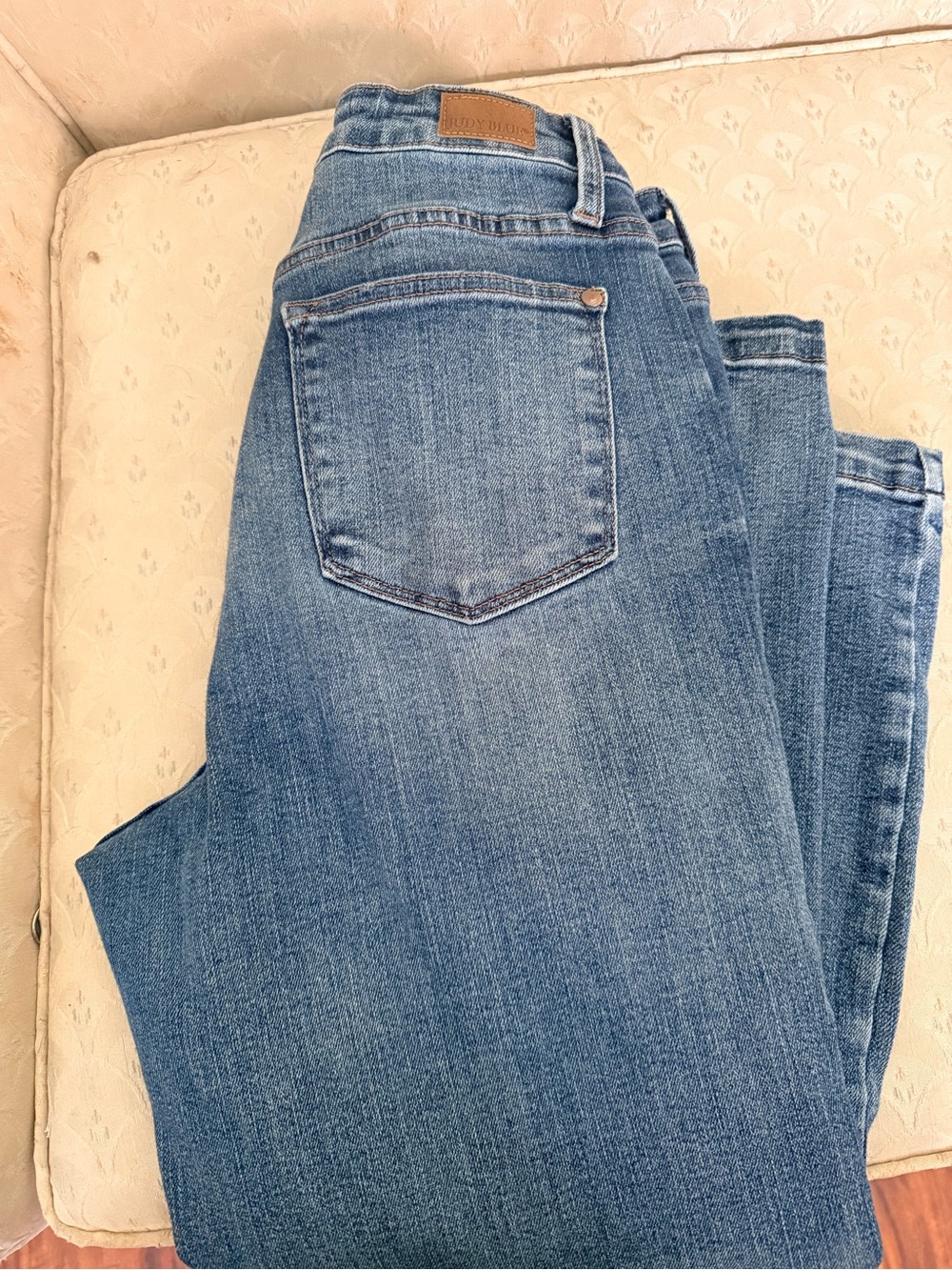 Judy Blue Mid Wash Straight Leg Jeans